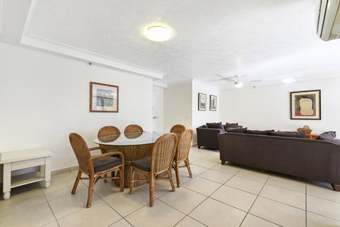 Surfers Century Oceanside Apartments - Accommodation Burleigh 8