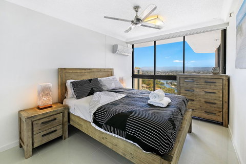 Beachcomber Holiday Apartment - Accommodation Burleigh 9