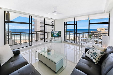 Beachcomber Holiday Apartment - Accommodation Burleigh 7