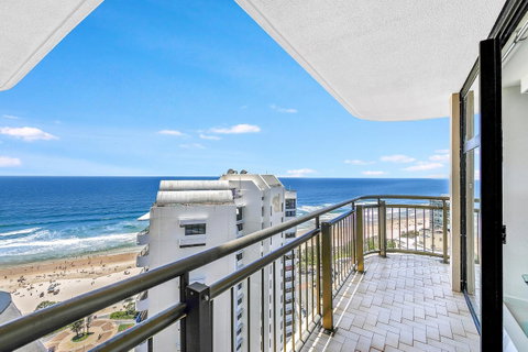 Beachcomber Holiday Apartment - Accommodation Burleigh 4