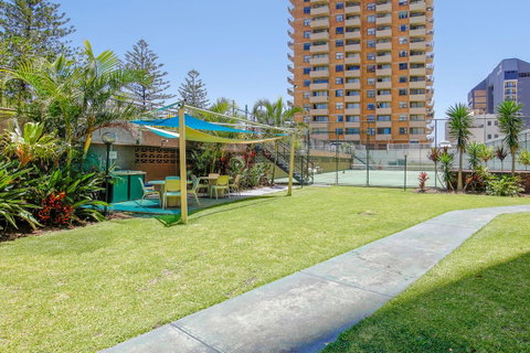 Beachcomber Holiday Apartment - Accommodation Burleigh 20