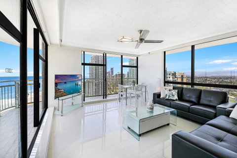 Beachcomber Holiday Apartment - Accommodation Burleigh 5