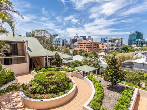 Spring Hill Mews Apartments - Accommodation Burleigh 1