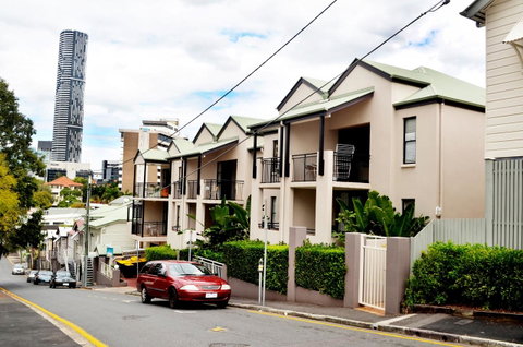 Spring Hill Mews Apartments - Accommodation Burleigh 34