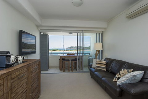 Blue On Blue Studio Room 1272 - Accommodation Burleigh 1