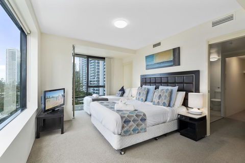 Broadbeach On The Park, 3 Bed Ocean - We Accommodate - Accommodation Burleigh 6