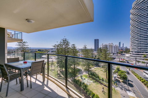 Broadbeach On The Park, 3 Bed Ocean - We Accommodate - Accommodation Burleigh 14