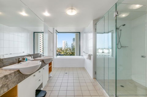 Broadbeach On The Park, 3 Bed Ocean - We Accommodate - Accommodation Burleigh 15