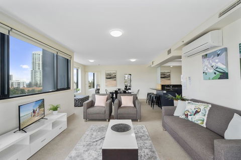 Broadbeach On The Park, 3 Bed Ocean - We Accommodate - Accommodation Burleigh 5