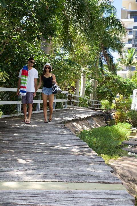 Surfers Mayfair - Accommodation Burleigh 7