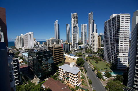 Surfers Mayfair - Accommodation Burleigh 1