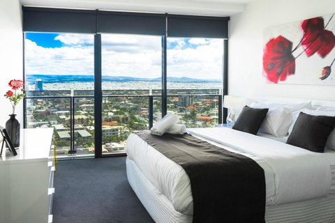 Circle On Cavill Surfers Paradise Apartments-Holiday Paradise - Accommodation Burleigh 3