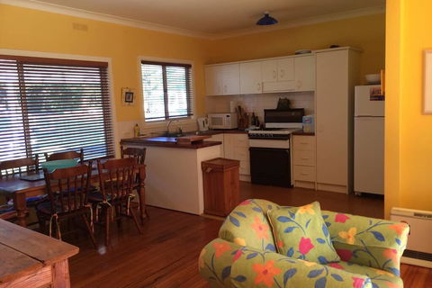 Waterville Beach House - Accommodation Burleigh 0