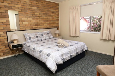 Westwood Motor Inn - Accommodation Burleigh 2