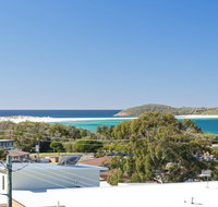 Whale Tales' 78 Lentara Street - FANTASTIC WATER VIEWS OVER FINGAL BEACH - Accommodation Burleigh