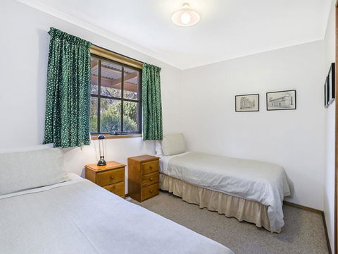 Whalers Cottage - Accommodation Burleigh 1