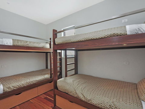 Whispers - Accommodation Burleigh 1