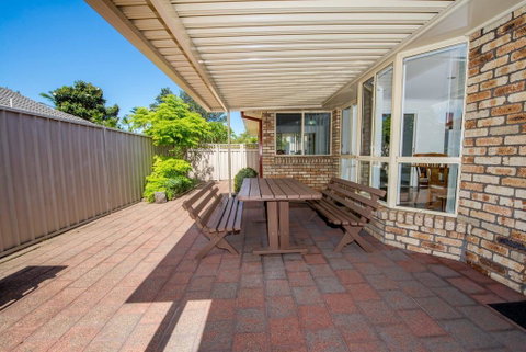 Whitesands Road, Unit 2/12 - Accommodation Burleigh 0