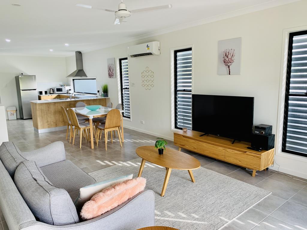 Cannonvale QLD Accommodation Burleigh