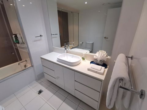 Widest Ocean View And Balcony Luxury Apt - Accommodation Burleigh 2