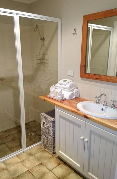 William Bay Cottages - Accommodation Burleigh 3