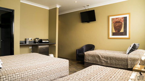 Windsor Castle Hotel - Accommodation Burleigh 1
