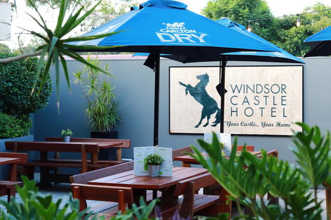 Windsor Castle Hotel - Accommodation Burleigh 3