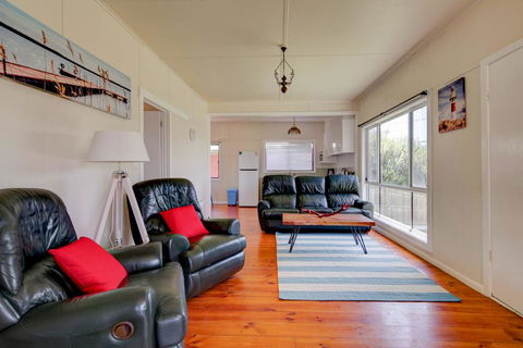 Wings And Waves - Accommodation Burleigh 0