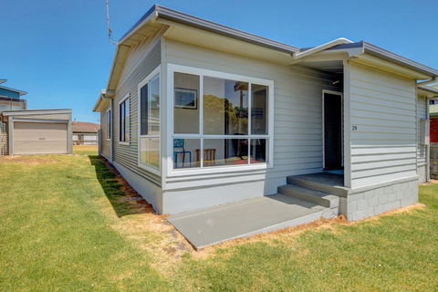 Wings And Waves - Accommodation Burleigh 2