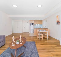 Wolli Creek Airport Serviced 2 Bedroom Apartment - Accommodation Burleigh