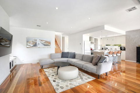 Xus Residence - Accommodation Burleigh 2