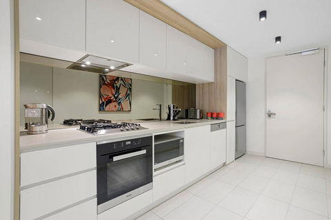 YARRA - YARRA Toorak Rd & Chapel St. Pool, Gym & Parking - Accommodation Burleigh 3