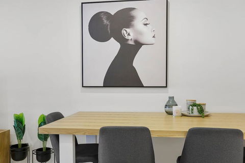 YARRA - YARRA Toorak Rd & Chapel St. Pool, Gym & Parking - Accommodation Burleigh 0