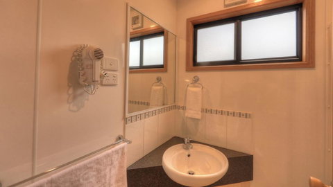 Yea Riverside Caravan Park - Accommodation Burleigh 3