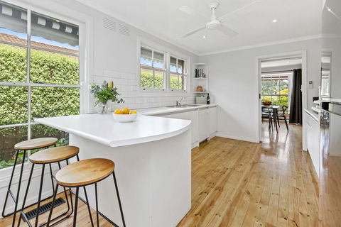 YIN-YANG - MOUNT ELIZA - Accommodation Burleigh 2