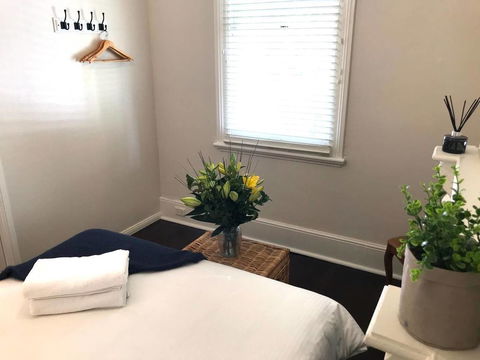 YSG The Edward Townhouse 151 - Walk To Town - Accommodation Burleigh 1