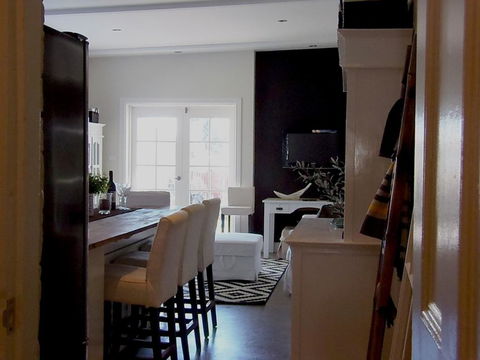 YSG The Edward Townhouse 155 - Steps To Town - Accommodation Burleigh 2