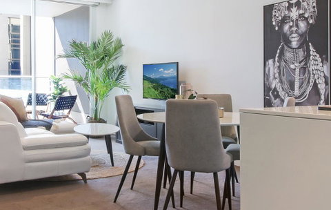 Lux 2BR On Hindmarsh SQ - Accommodation Burleigh 1