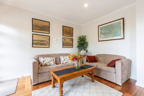 Spacious Bungalow5min Walk To Station5min To Box HillWiFiParking - Accommodation Burleigh 2