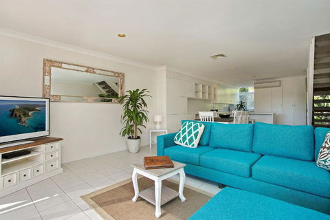 A Perfect Stay - 2 James Cook Apartments - Accommodation Burleigh 4