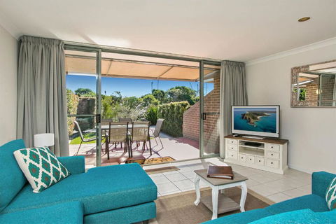 A Perfect Stay - 2 James Cook Apartments - Accommodation Burleigh 3