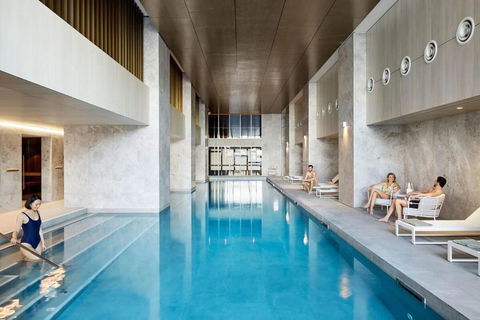 A 2BR Apt With Amazing City Views, FREE Parking - Accommodation Burleigh 3