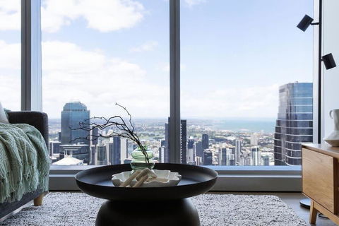 A 2BR Apt With Amazing City Views, FREE Parking - Accommodation Burleigh 4