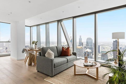 A Chic 2BR Apt With Panoramic Views FREE Parking - Accommodation Burleigh 1