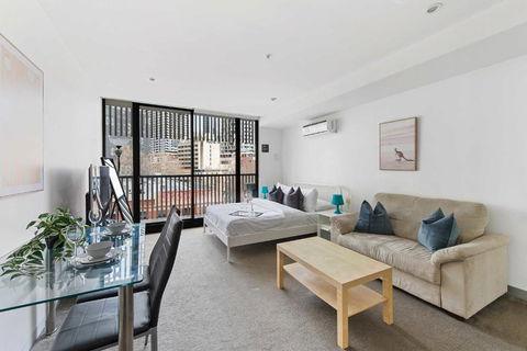 A Chic Studio Only A 4-min Walk To Victoria Market - Accommodation Burleigh 0