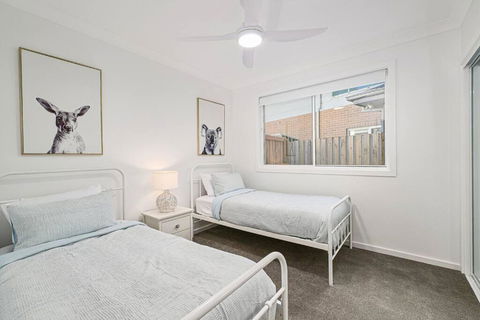A Coastal Hideaway - Accommodation Burleigh 2