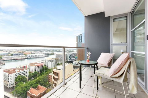 A Comfy & Spacious 2BR Apt Harbour View - Accommodation Burleigh 2
