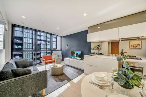 A Comfy 2BR Apt Near Crown & Southern Cross - Accommodation Burleigh 0