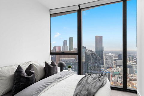 A Cozy 2BR Apt At Sapphire By The Gardens - Accommodation Burleigh 1