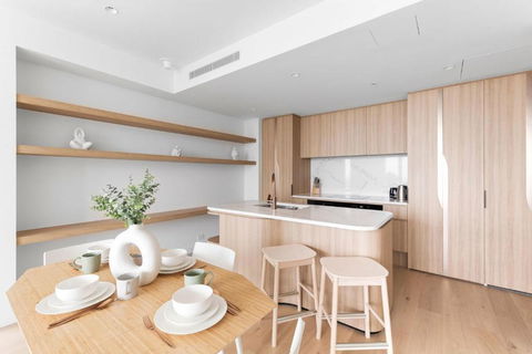 A Cozy 2BR Apt At Sapphire By The Gardens - Accommodation Burleigh 4